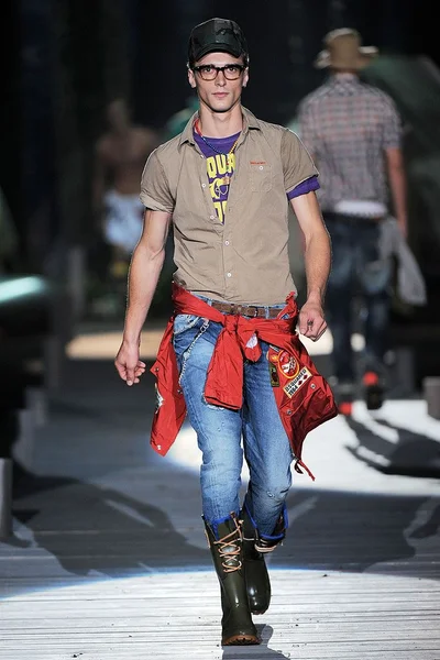 Look 26